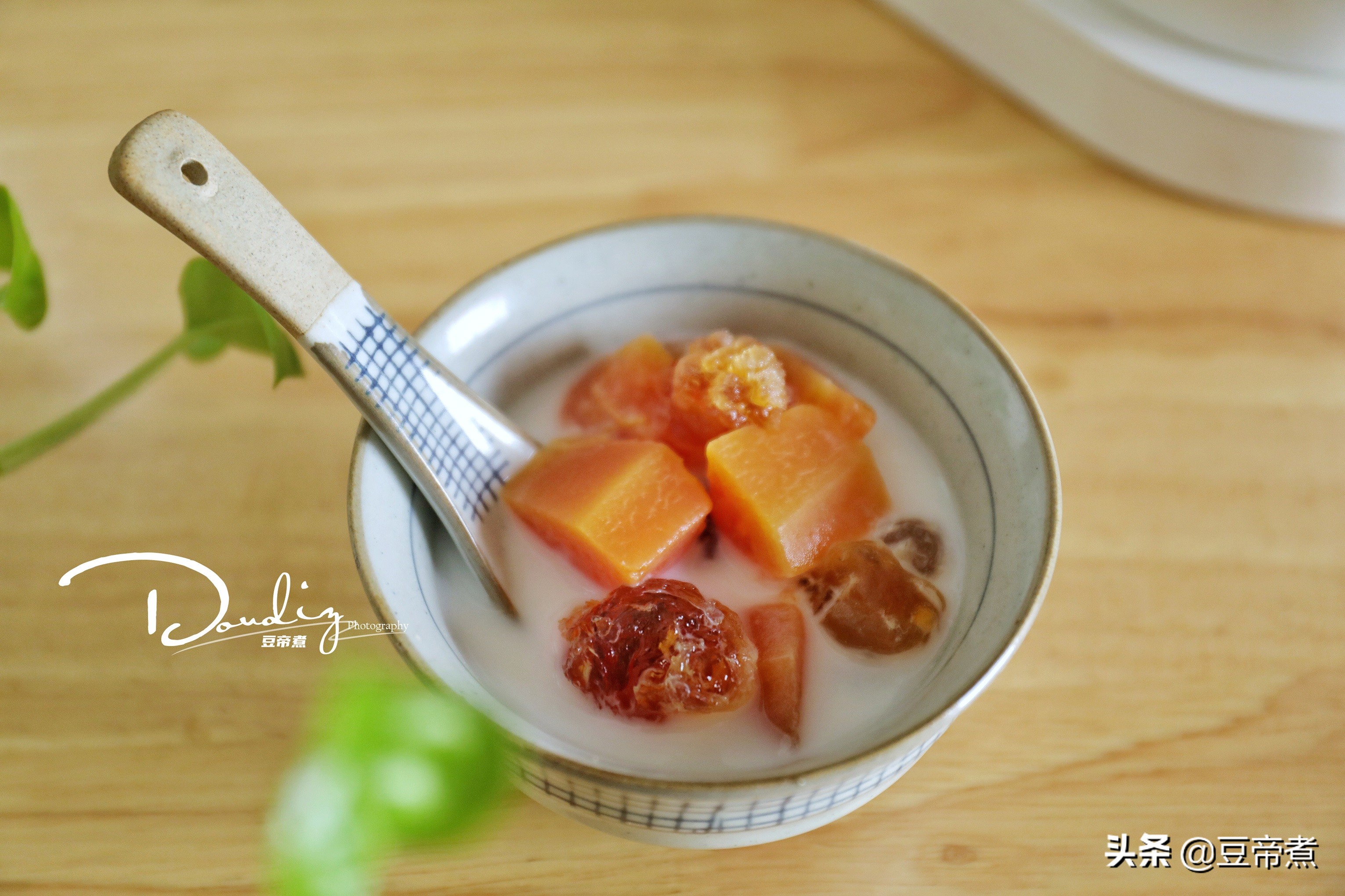 煲个糖水给老妈和媳妇喝，获得一致的好评，其实制作完全不费事