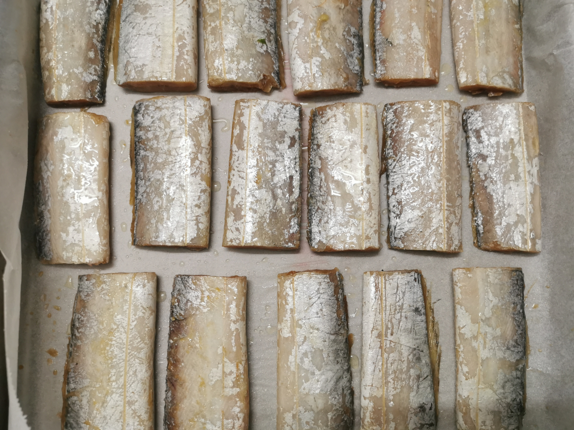 秋天了，有钱没钱多吃这鱼，肉嫩刺少，不裹粉不油炸，无油烟吃法