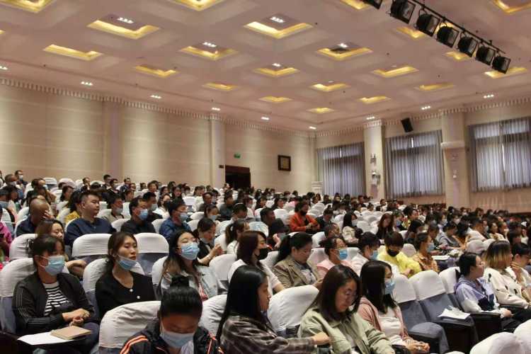 玉泉区举办新一届社区“两委”干部培训班