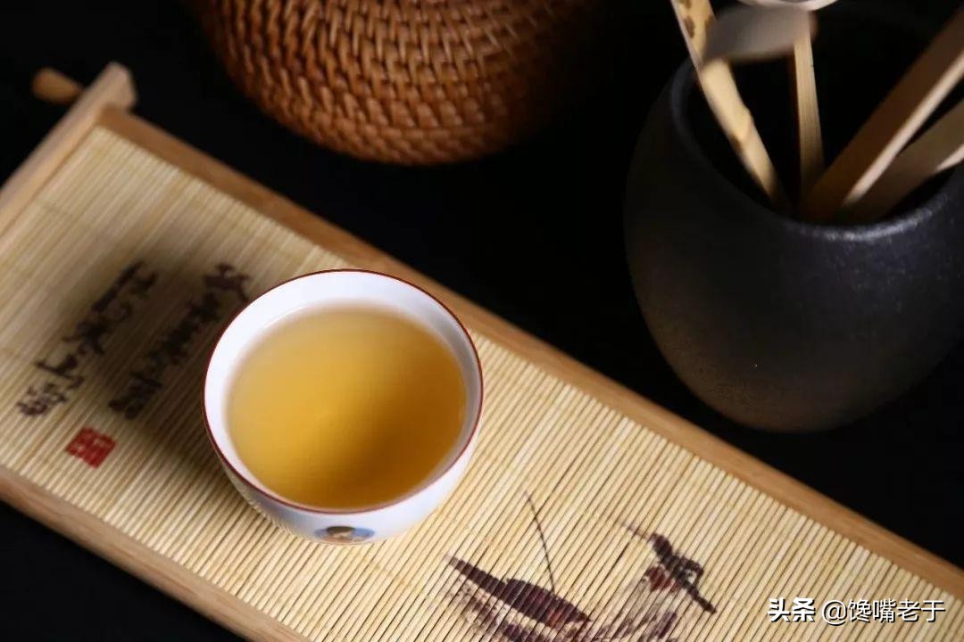 喝茶，不懂禮儀怎么行，牢記喝茶“10大禮儀”，做有涵養的人