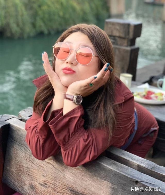 杨天真自嘲“好想活在精修图里”，不过修图师