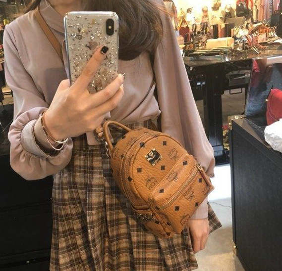 还在买烂大街的LV吗？这几款轻奢MCM包包也很香