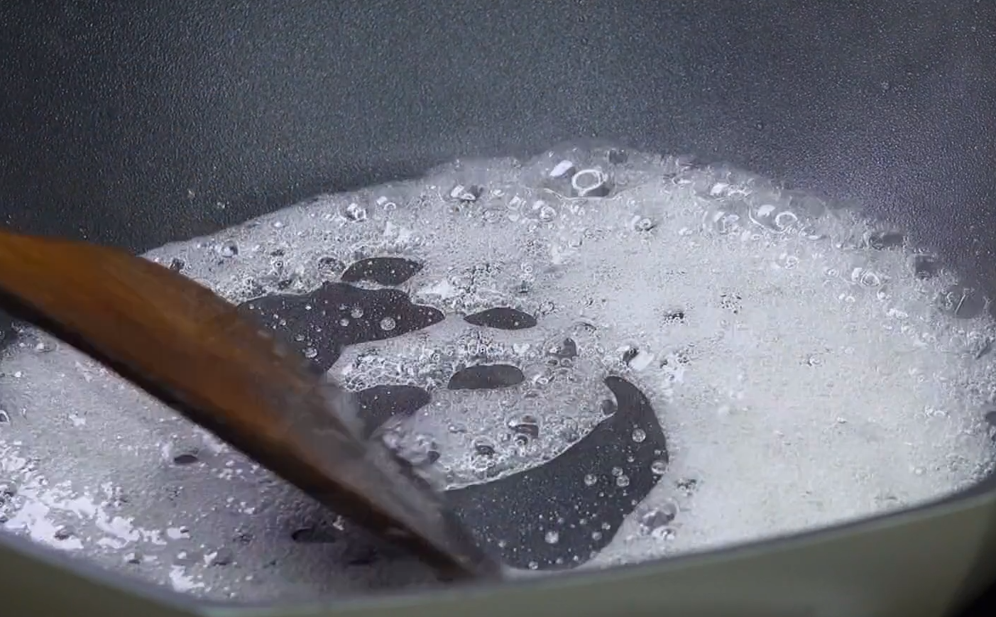 花生米這樣做最好吃，香甜可口，嘎巴酥脆，滿滿小時候的回憶