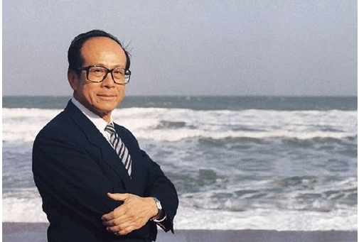 微信也得靠边站,“脸书”市值超5万亿,意外成就了这个中国老头