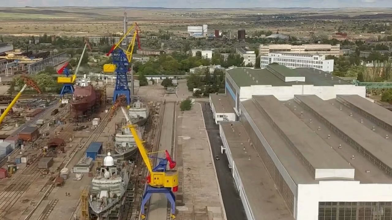 俄军罕见同时开工2艘直升机航母，30年前的设计