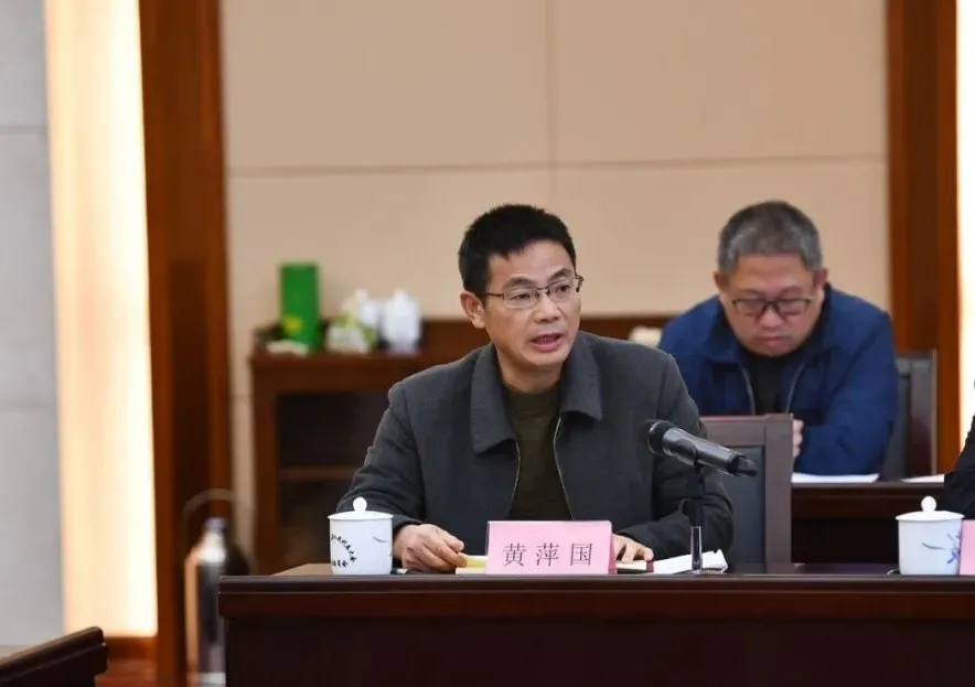市人大代表评议建议办理工作会举行