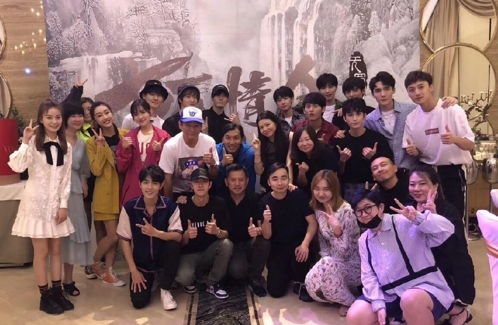 Chen Zhuoxuan attends " creation battalion " , " Chen Qing makes " the line on group of luxurious relatives and friends encourages, vermicelli made from bean starch cried