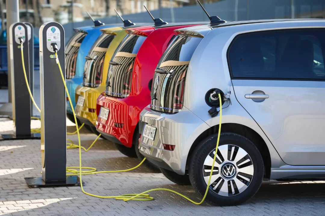 回到一百年前,保时捷、爱迪生都在造电动汽车