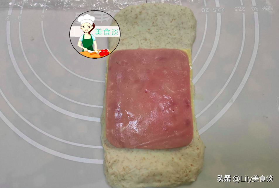 No matter how hot, my son will love this bite for breakfast, and he will be full after eating 2 of them. He is full of energy all morning.