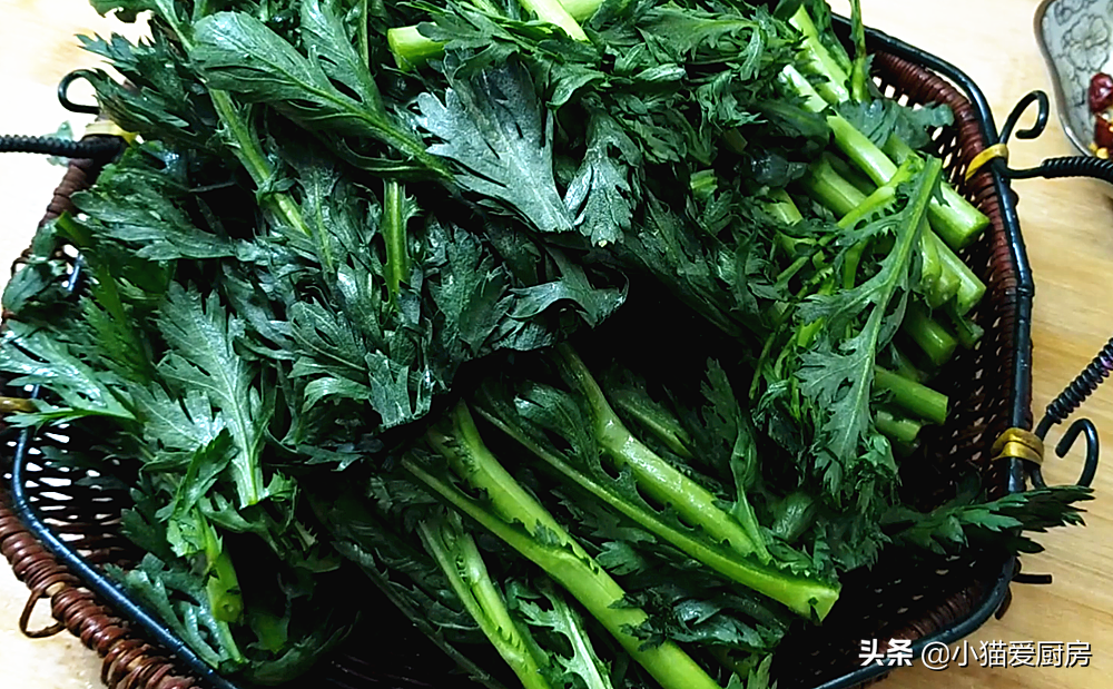 圖片[3]-春天來(lái)了 要多吃青菜 “蒜泥茼蒿”就不錯(cuò) 營(yíng)養(yǎng)健康 好吃解膩-起舞食譜網(wǎng)