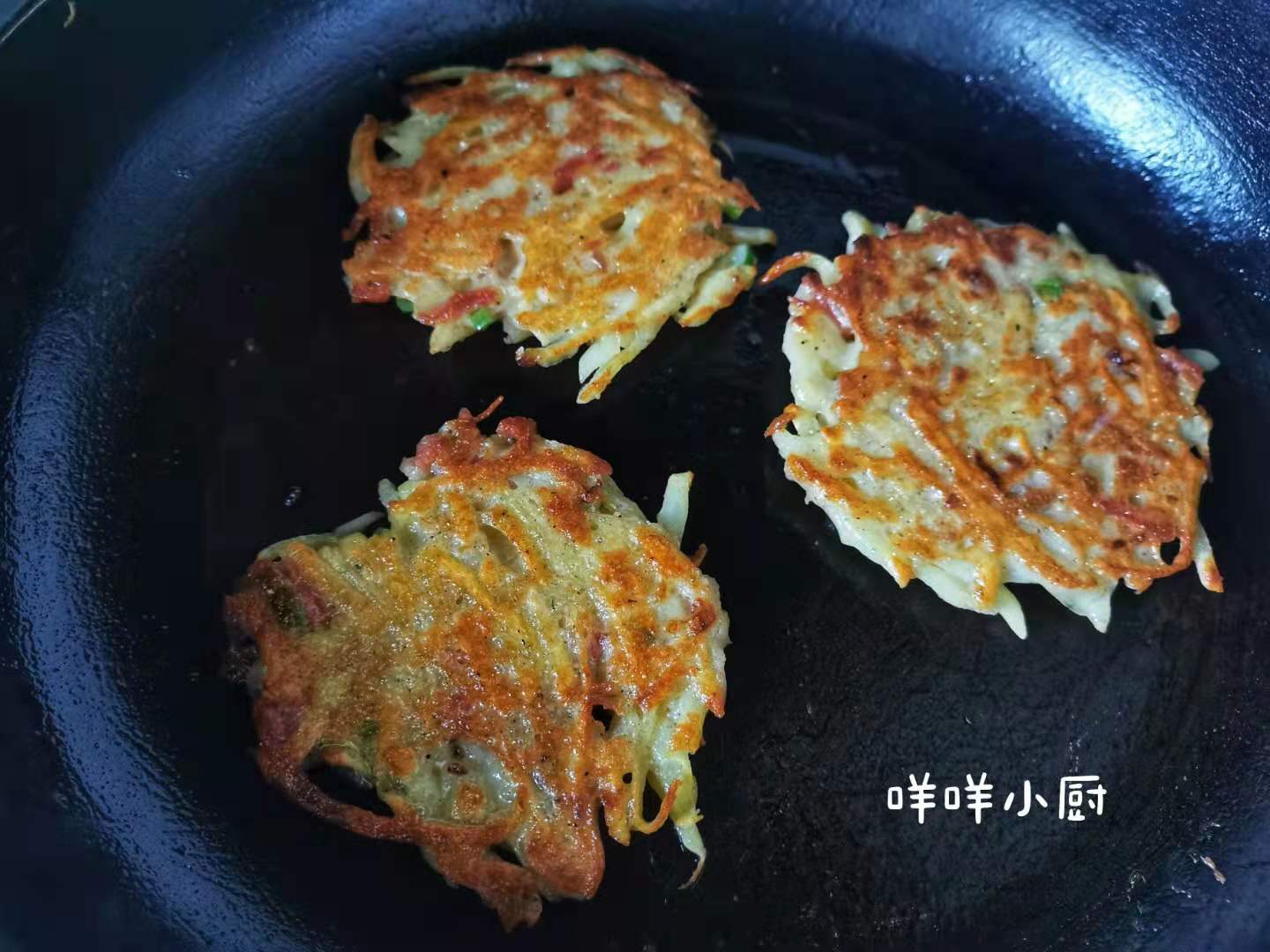 比土豆泥简单，比土豆泥好吃的土豆饼，适合厨房小白的简易早餐饼