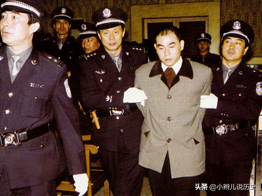 新中国十大悍匪大案实录:农民夫妇在自己家中杀害48人 - 红叶网