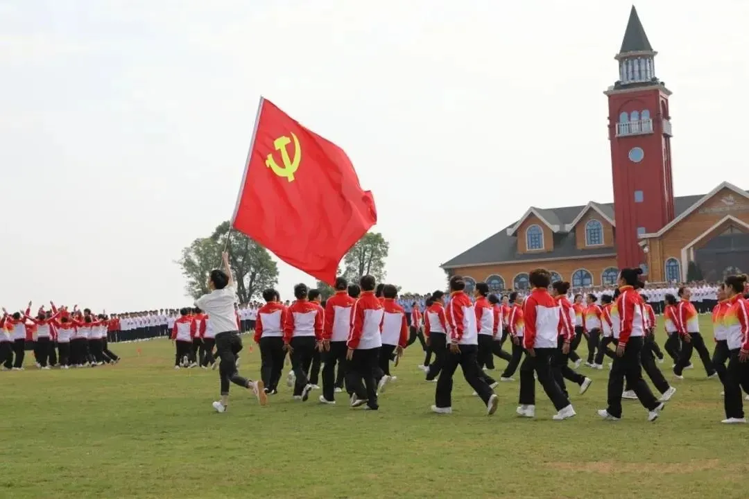 上千人齐聚这里“翩翩起舞”......