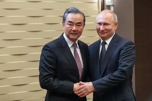 王毅外长宣布中俄将携起手来，斩断美国与西方祸害世界的重要乱源