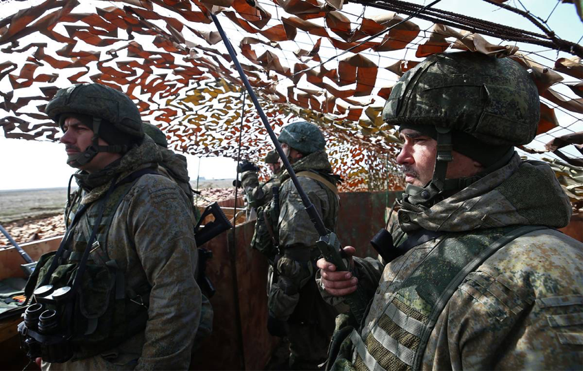 八万精锐俄军云集前线，乌克兰终于害怕了？改口服软向普京求和