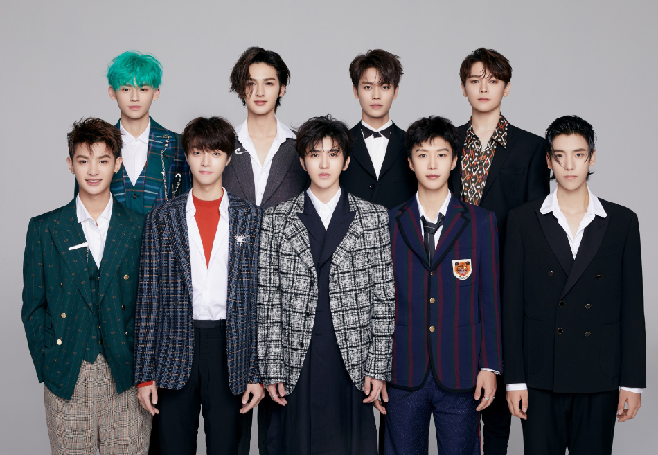 范丞丞小鬼同框，蔡徐坤表示操碎心，限定团不