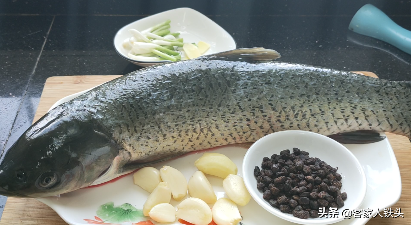 愛吃魚？ 試試客家一道草魚做法，簡單又好吃，3斤出鍋吃完想舔盤