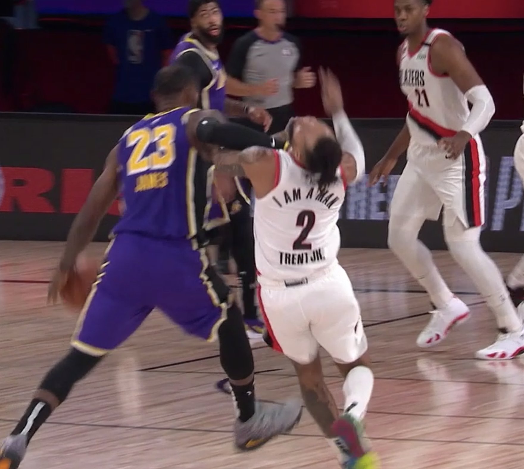 狂轟38+12+8！詹皇一戰狂刷5大神蹟：勝場超石佛+三分超湯神+4數據第1！（影）-黑特籃球-NBA新聞影音圖片分享社區