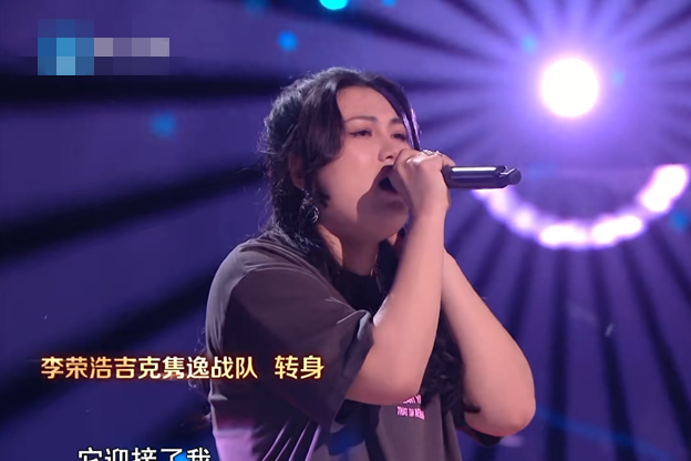 柳云龙19岁女儿参加好声音，6位导师为其转身！