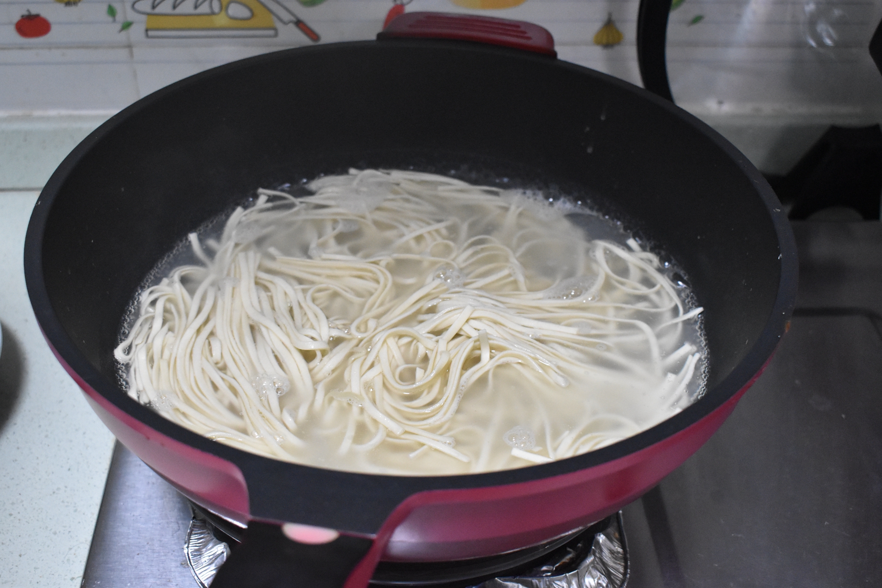 這樣炒麵不粘連不碎，滋味鮮美，勁道爽滑越吃越香，家人讚不絕口