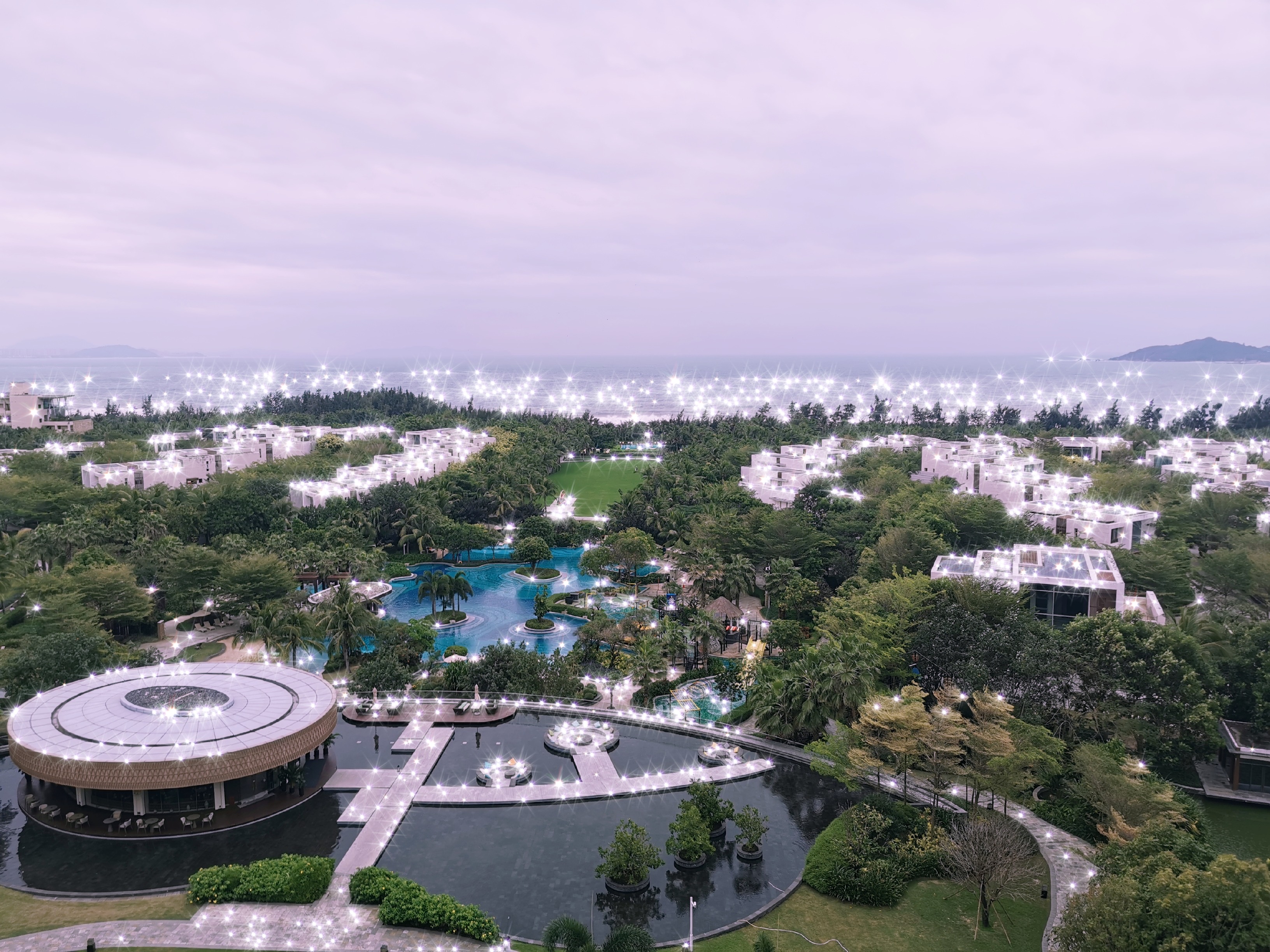 三亚旅行，海棠湾藏着的法兰西秘境，享受悠闲慢生活