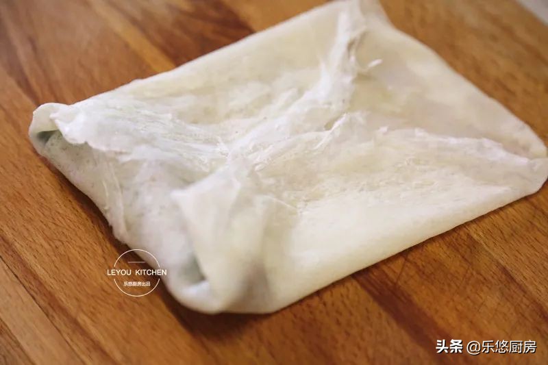 立春吃春捲，我有妙招，用一把刷子，幾秒做一張春捲皮，簡單省事