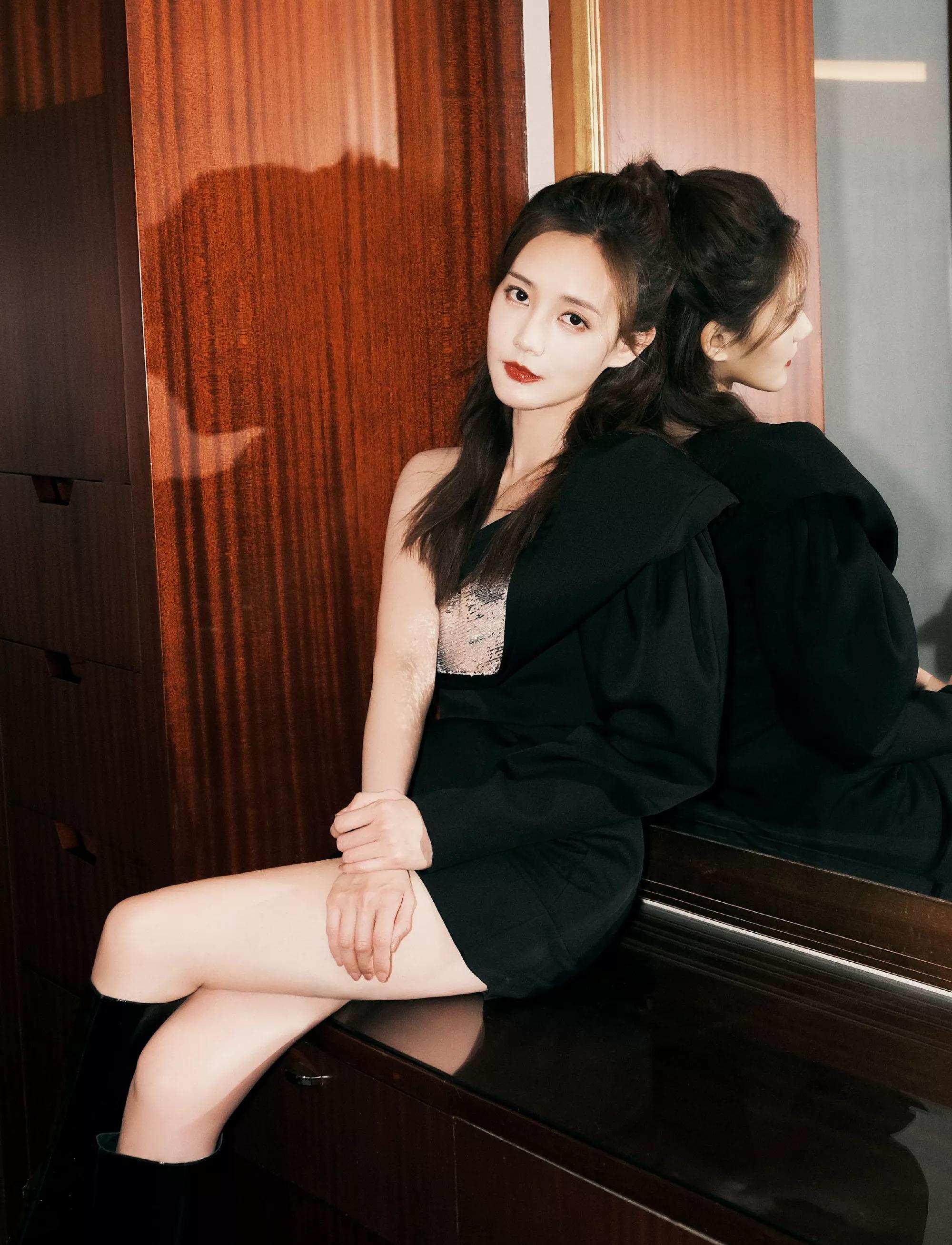 Li Yitong: Photo atlas