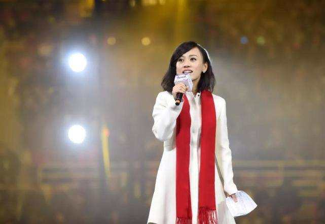 她36岁患癌，38岁离婚，放弃千万年薪跟车夫打交道，为什么？