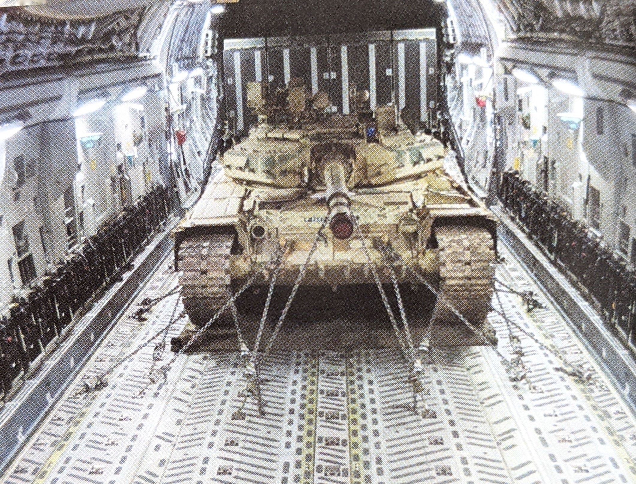印度C-17将T-90S坦克送上高原 冬季物资抢运的最后稻草