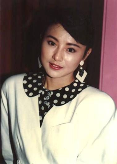 最美警花李赛凤，两段婚姻均失败，遭豪门丈夫