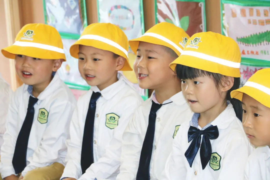 「百花快讯」看!双流区实验小学外国语学校校园惊现小黄帽