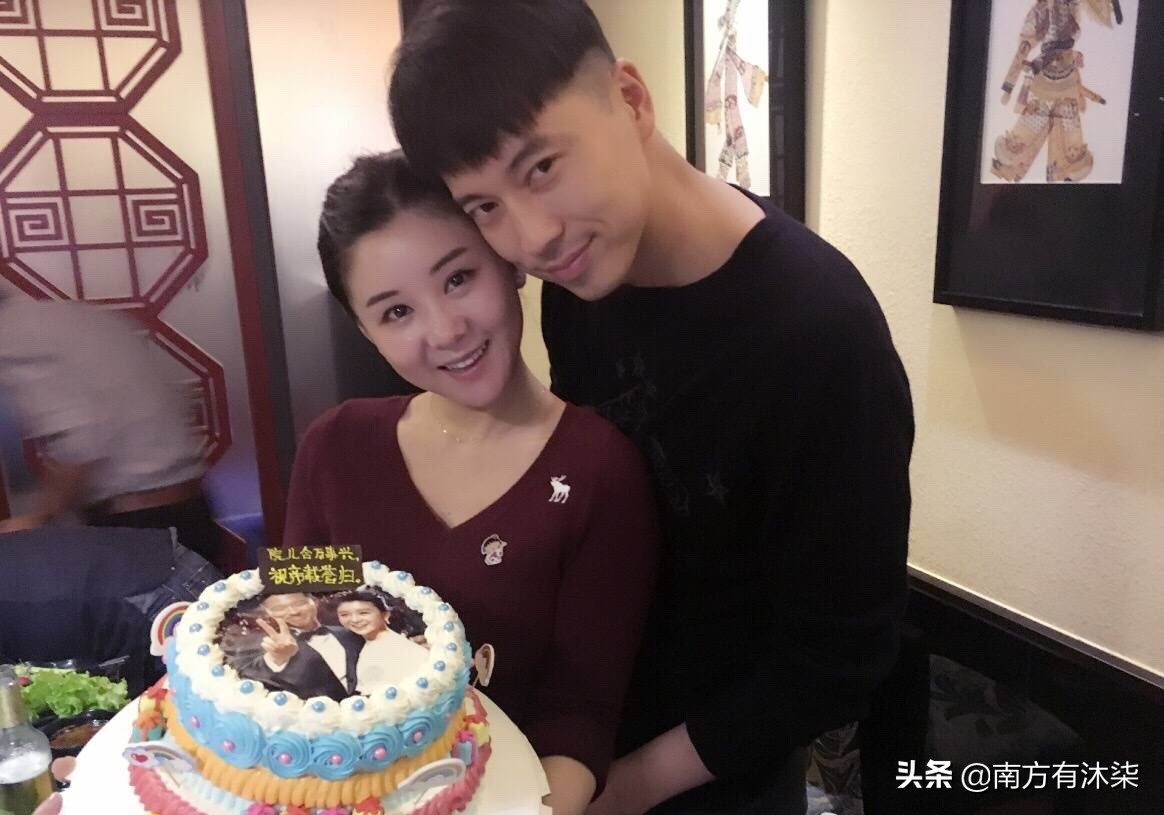 面相好得岳母青睐，老婆怀孕弃工作陪护：好男人王雷说奶奶也要陪