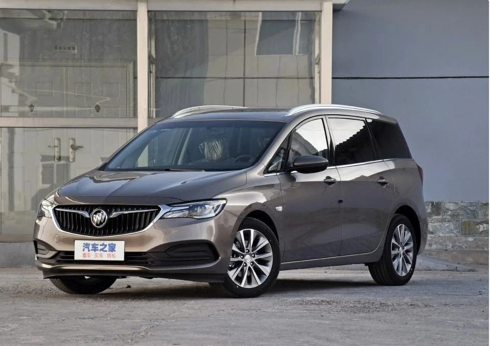 外观设计感十足,内饰还有双联屏,这台6座别克gl6家用真不错