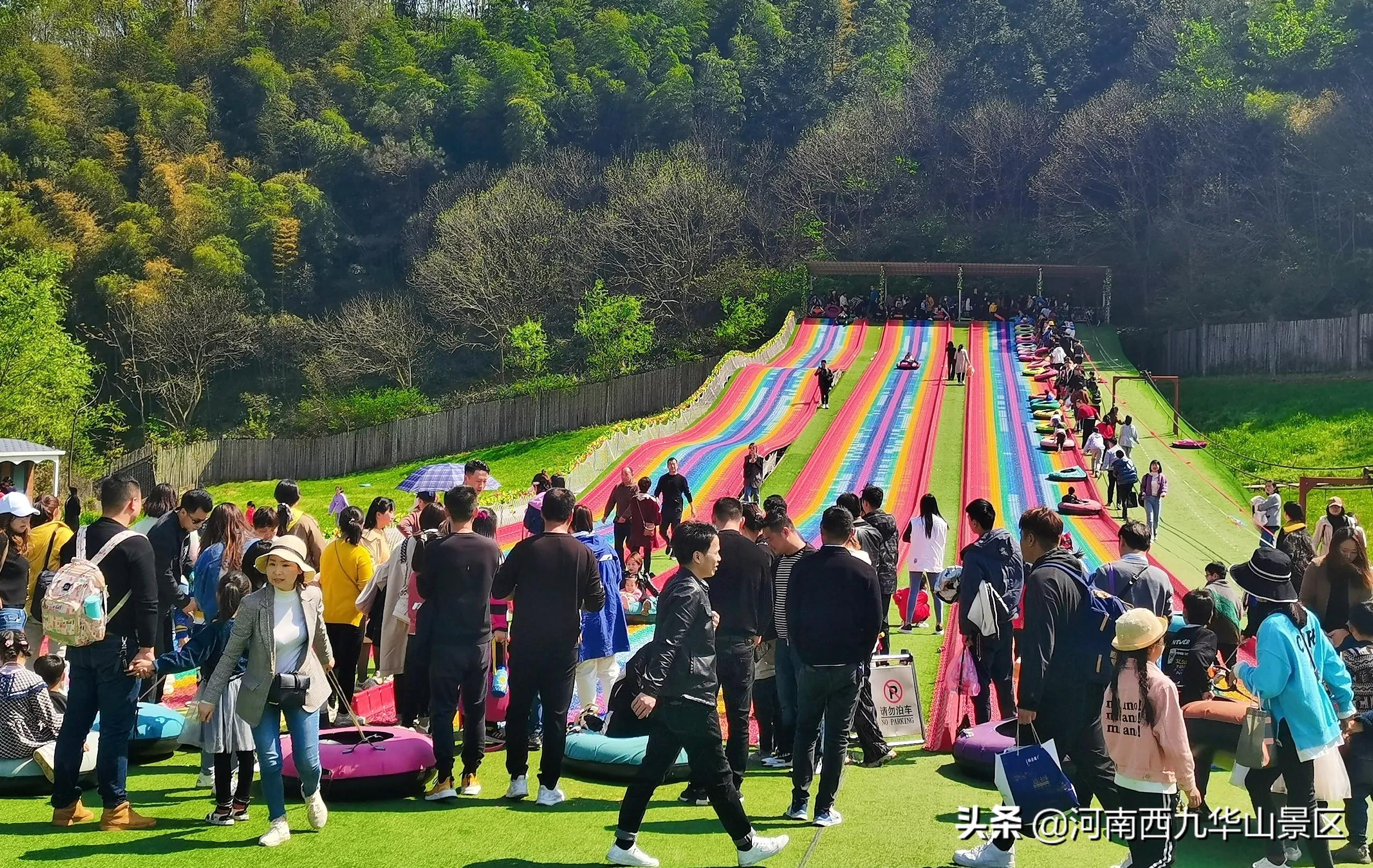 清明假期第二天，西九华山景区迎来客流高峰，人气爆棚！秩序井然