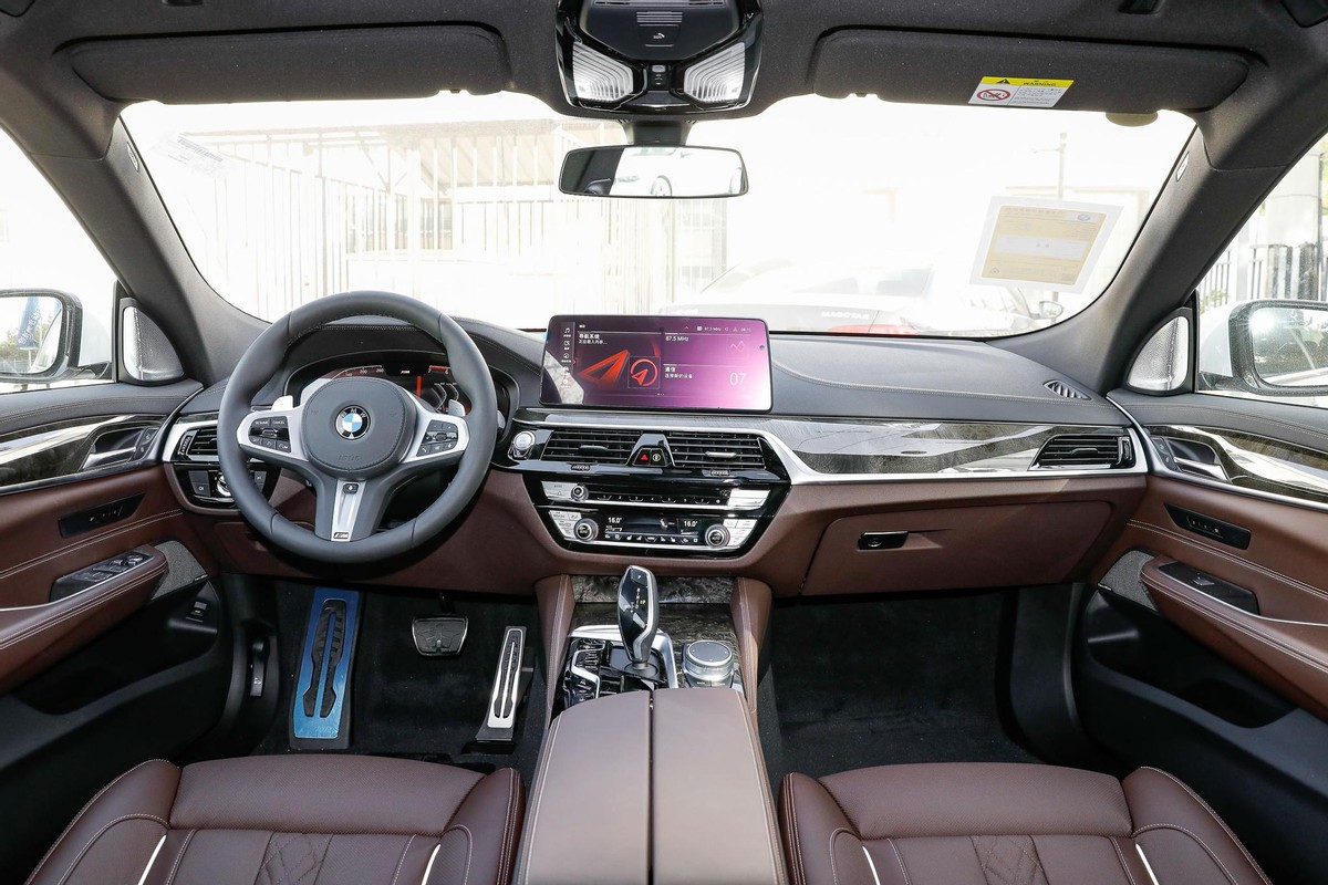 试驾宝马6系gt:2.0t 8at,踩下油门,推背感喷涌而出_太平洋号