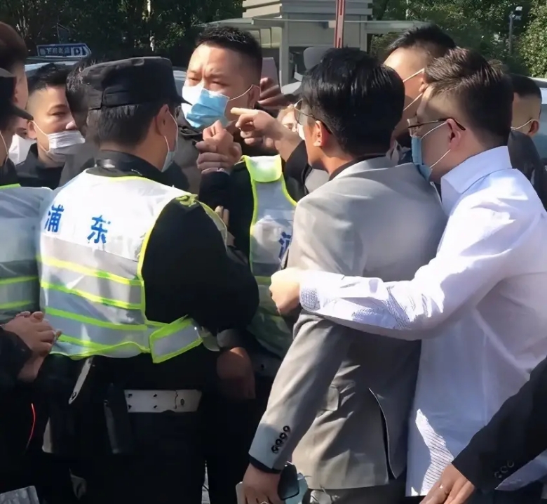 网红辛巴回应燕窝像糖水到底什么情况,直播卖货质量问题?