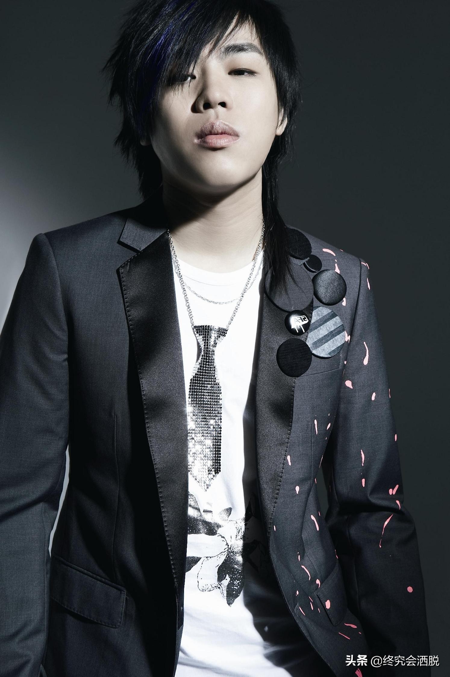 郑爽节目上讲上海男人搞不定，胡彦斌连发微博