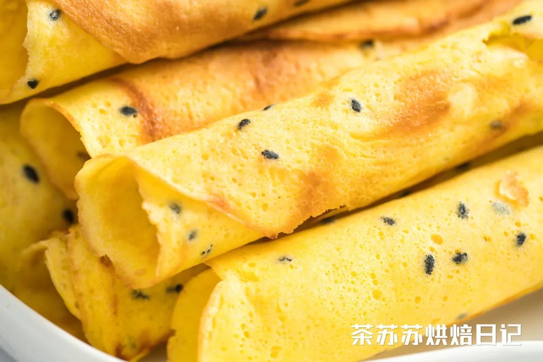 3個雞蛋加碗麵粉！ 攪和攪和，輕鬆一烙，酥脆的蛋捲就出來了