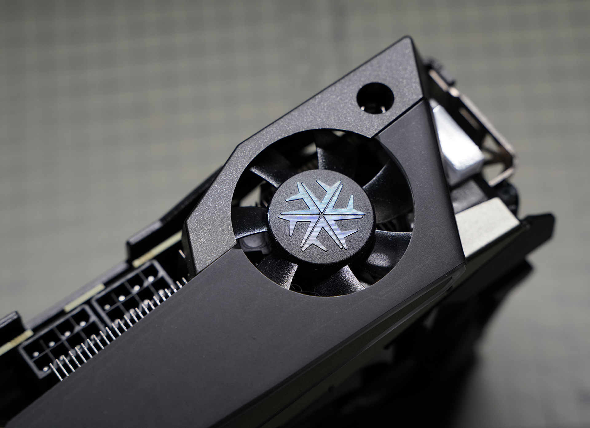 新一代2K光追游戏神器 映众RTX 3070冰龙超级版