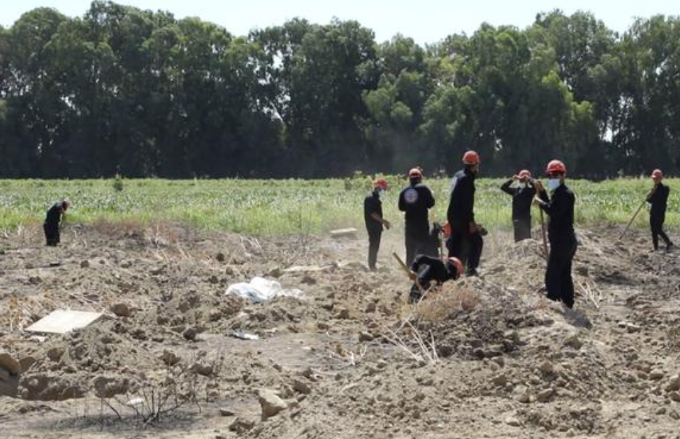 江苏工地挖到一处合葬墓，出土一文物，专家估价6亿