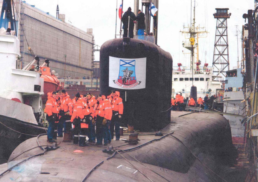 打响反击美国第一步，满载16枚核导弹悄悄出海，