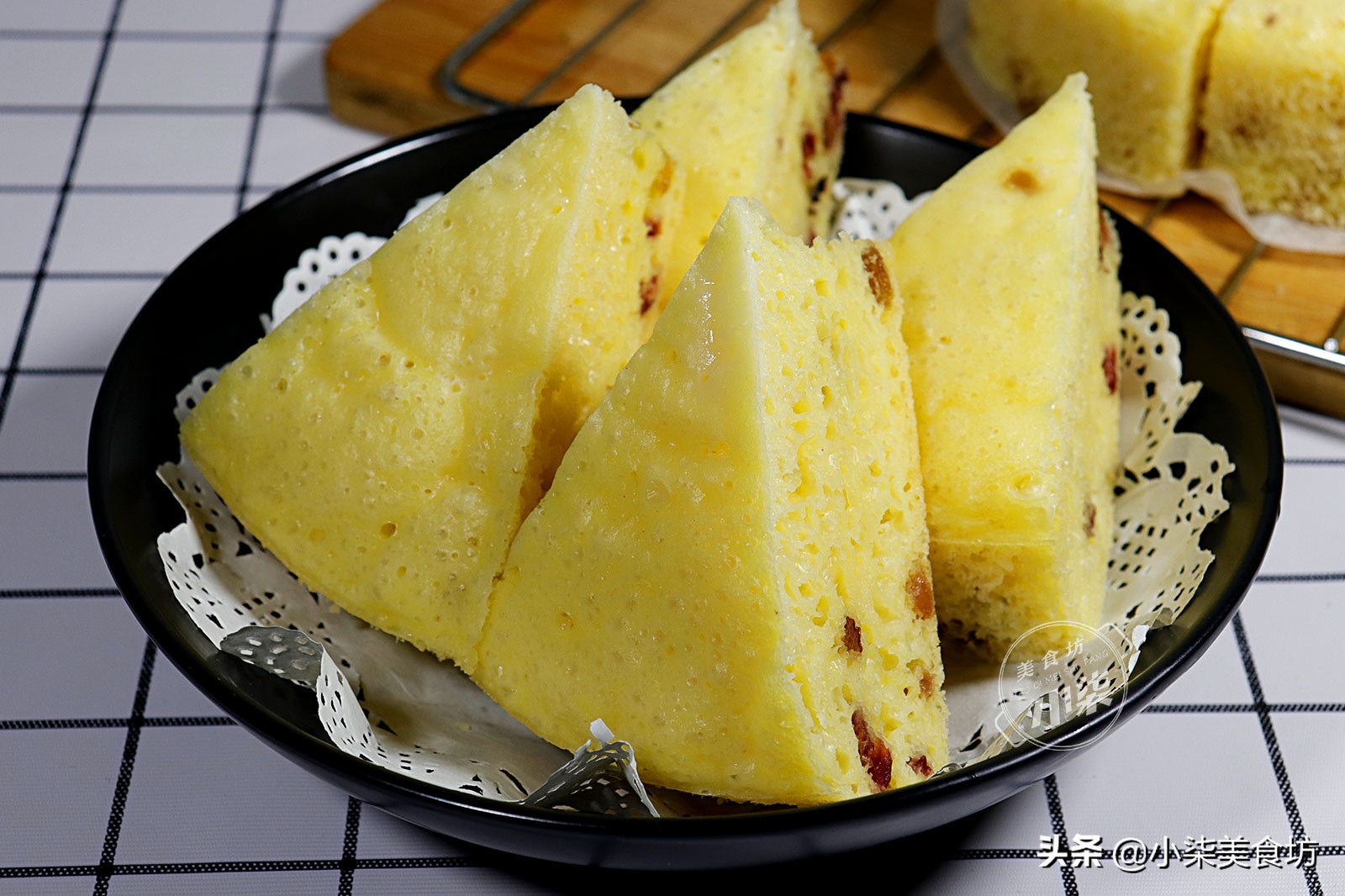 Fat cake lazy recipe, a bowl of flour 3 eggs, chopsticks a stir, soft and not collapse, super delicious