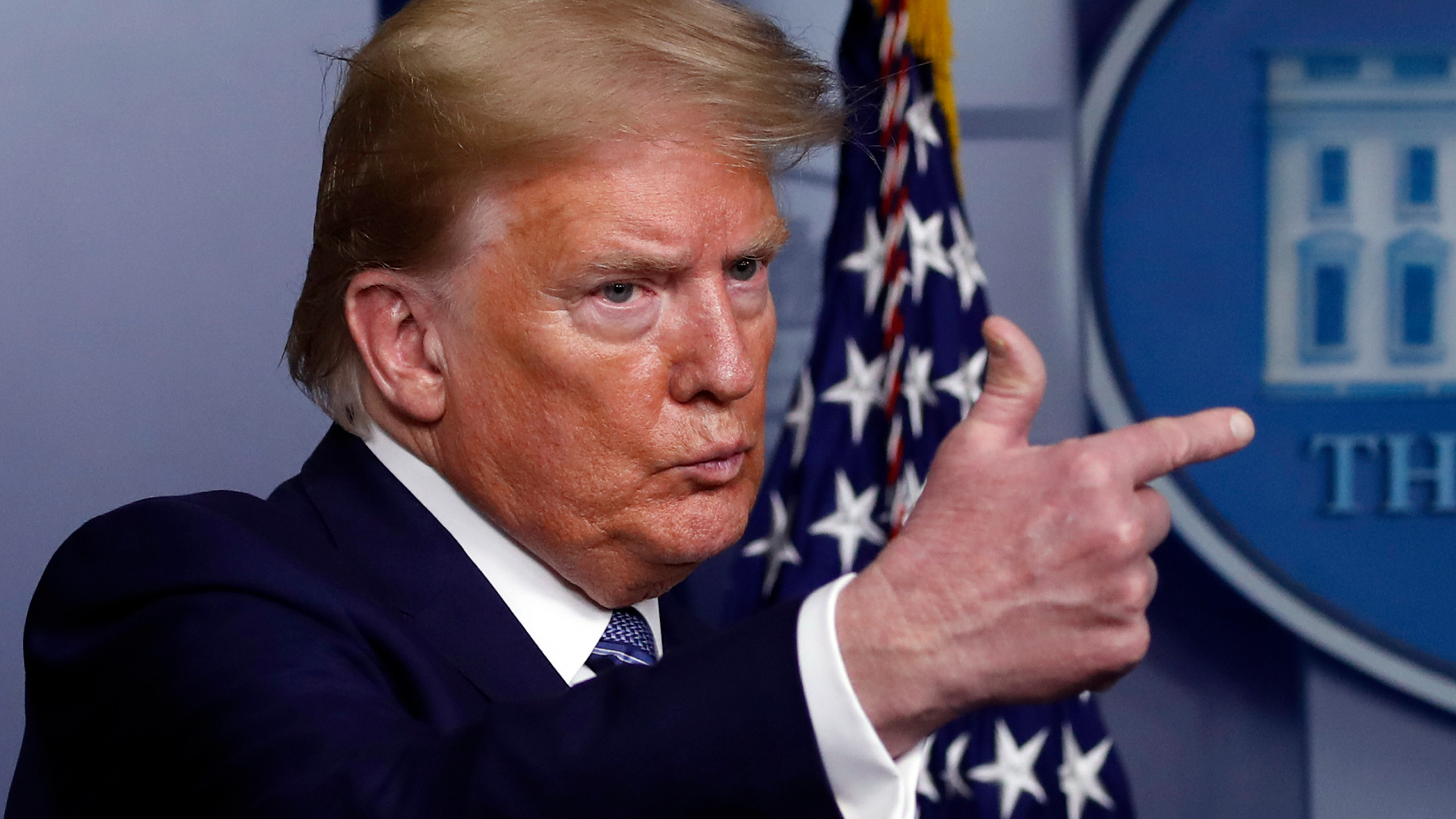 国际观察丨特朗普突然在推特上向伊朗宣战，美