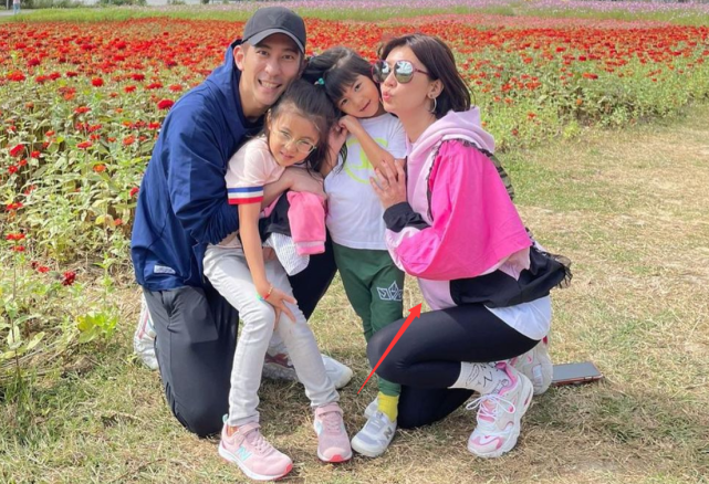 賈靜雯為修傑楷慶生，自曝暫時不能喝酒被猜懷四胎，近照腹部微凸