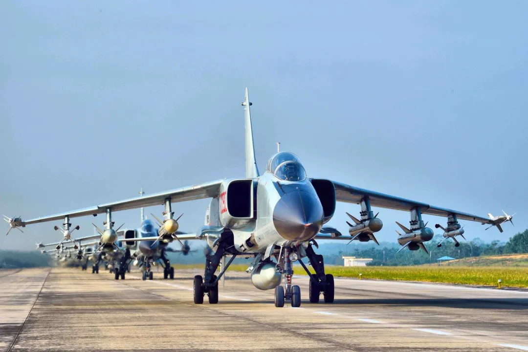 �й���-6KЯ��4öYJ-12A�ߵ����࣬�Ҿ������ƺ�������Σ�