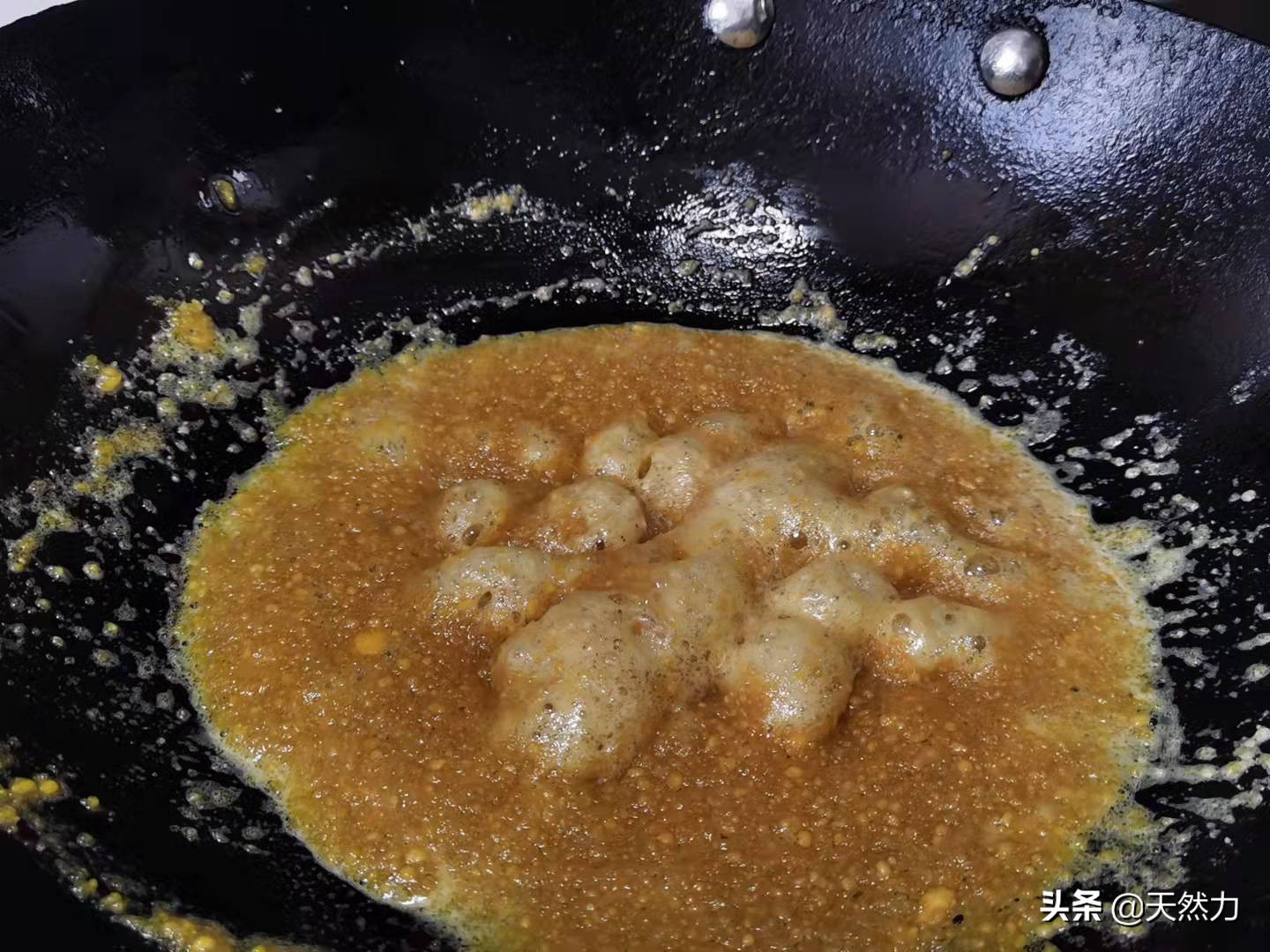 在家也能轻松做出广东名菜蛋黄焗南瓜，详细经验干货做法，收藏了
