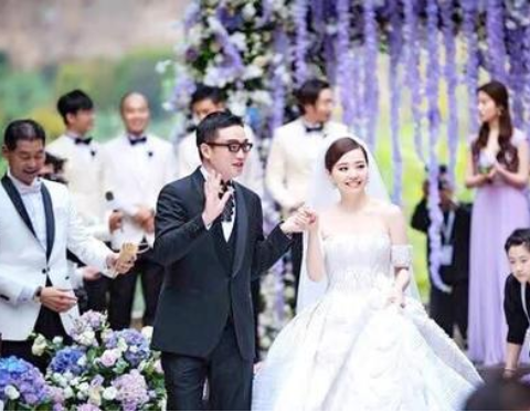 张靓颖：为冯柯做了9年\"人肉提款机\"，