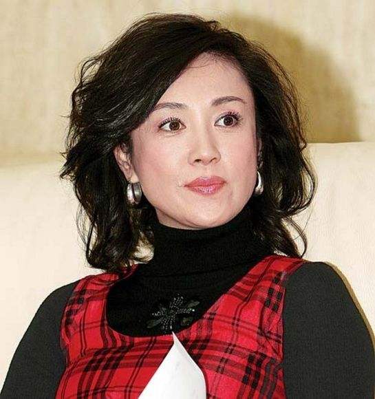 “最美妲己”傅艺伟：25岁爆红后息影经商败光家产，52岁锒铛入狱