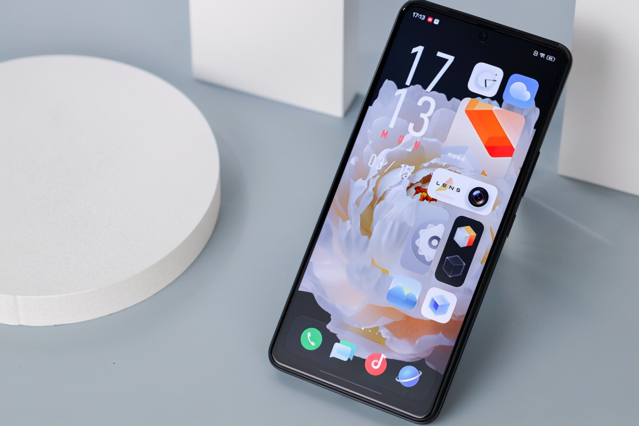 目前值得入手的中端机，均搭载骁龙870，价格都