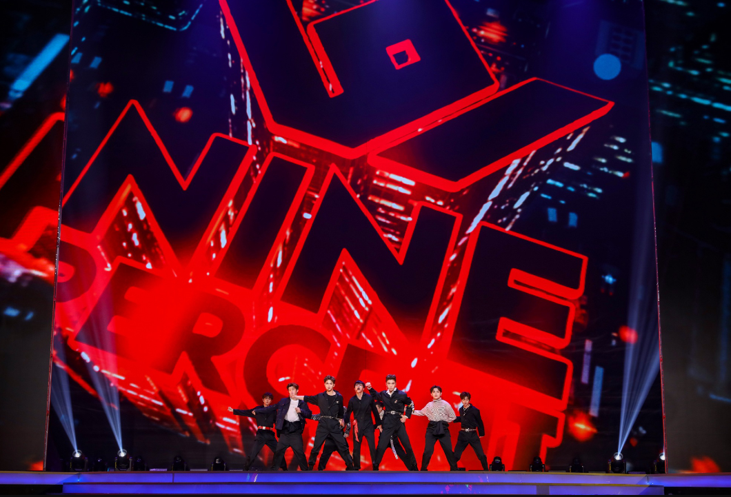 范丞丞小鬼同框，蔡徐坤表示操碎心，限定团不